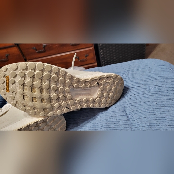 Shoes - Picture 2 of 8